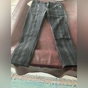 Dark gray Striped Pants
Like wool for cold weather